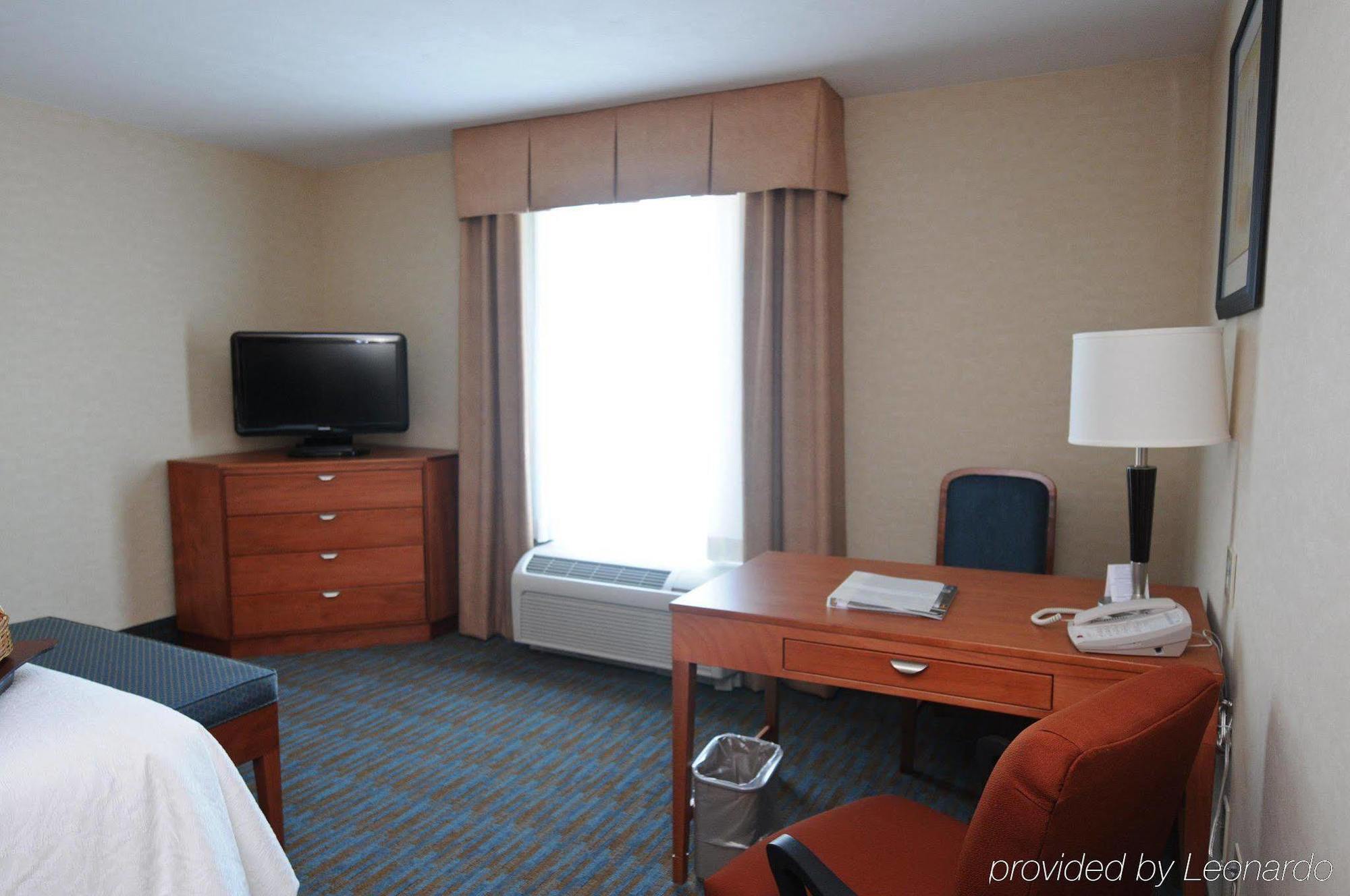 Hampton By Hilton Queretaro Tecnologico Hotel Room photo